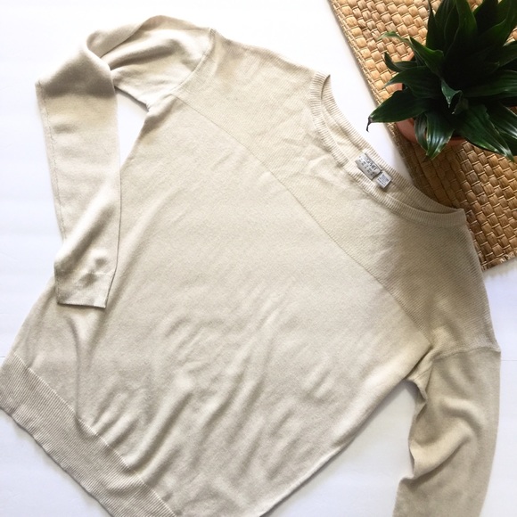 5 for $25🌻 Esprit soft cream light sweater - Picture 2 of 7